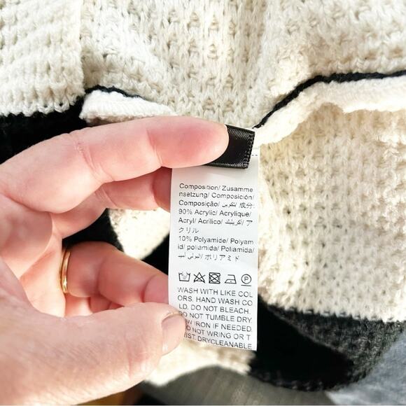 SHEIN Drop Shoulder Two Tone Sweater Black White Long Sleeves Pullover Size M - Picture 4 of 5